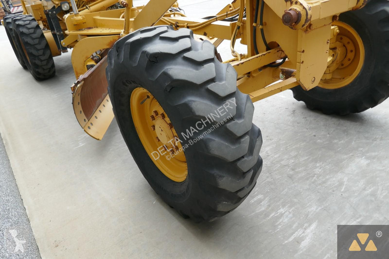 Grader Caterpillar