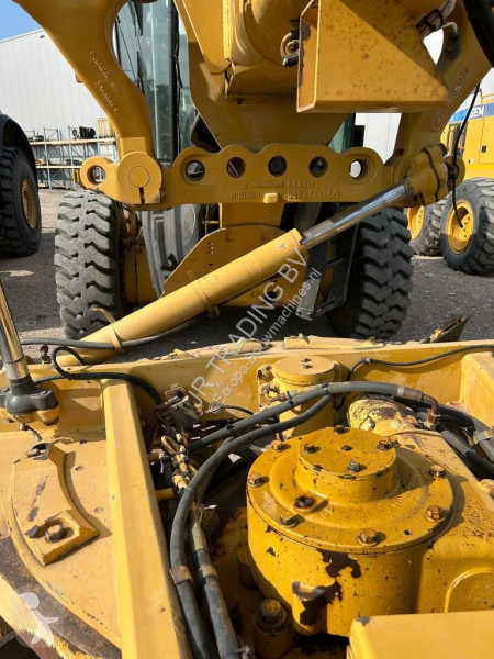 Vägskrapa Caterpillar (CE Certified)