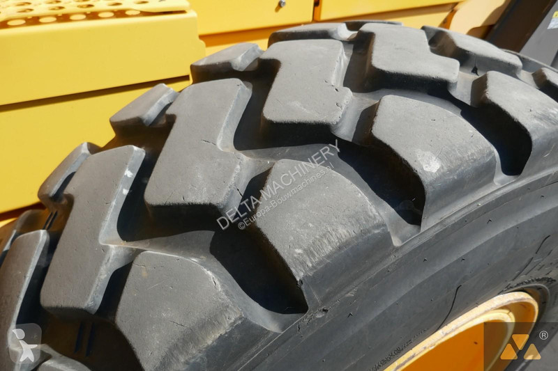 Grader Volvo AWD