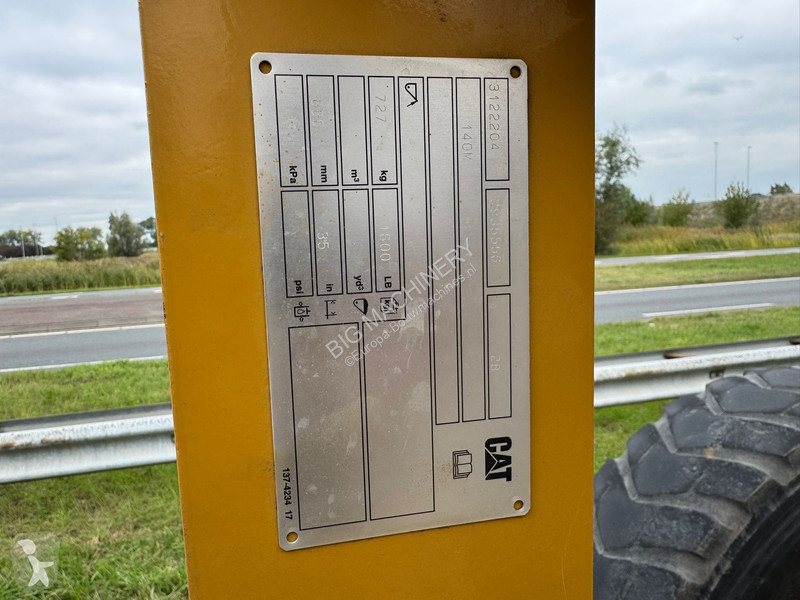 Grejder Caterpillar 140M