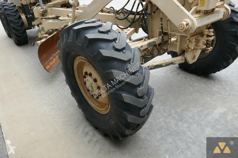 Grejder Caterpillar Ex-army