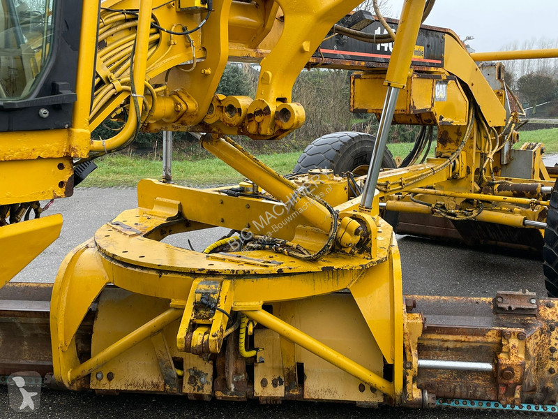 ممهدة طرق Caterpillar CE