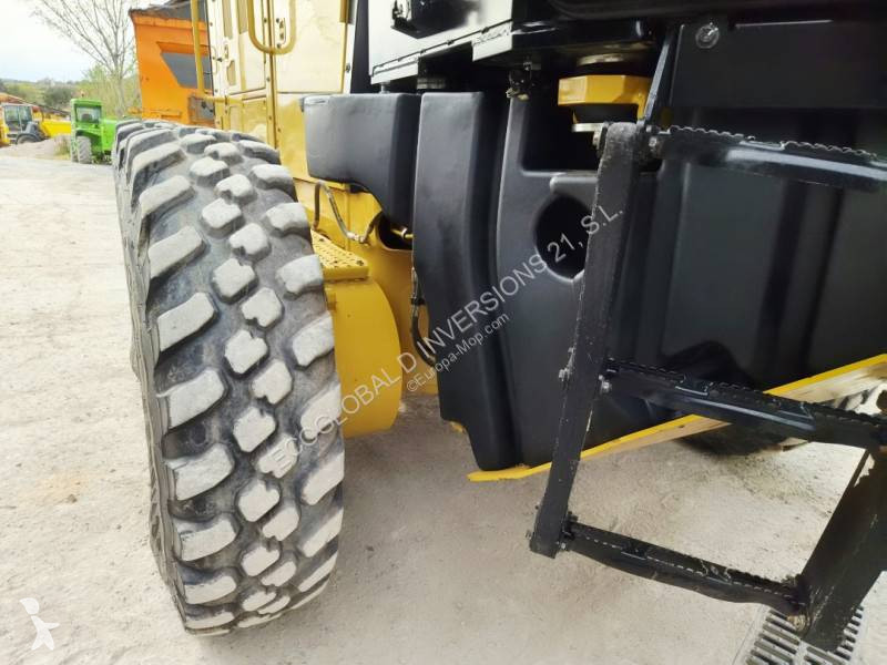 Grejder Caterpillar 140 AWD