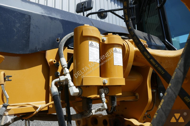 Grejder Caterpillar 160M