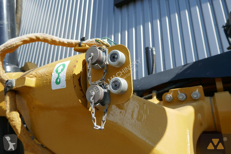 Грейдер Caterpillar 160M