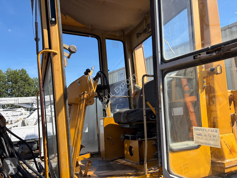 Niveladora Komatsu GD623A-1 - Grader with...