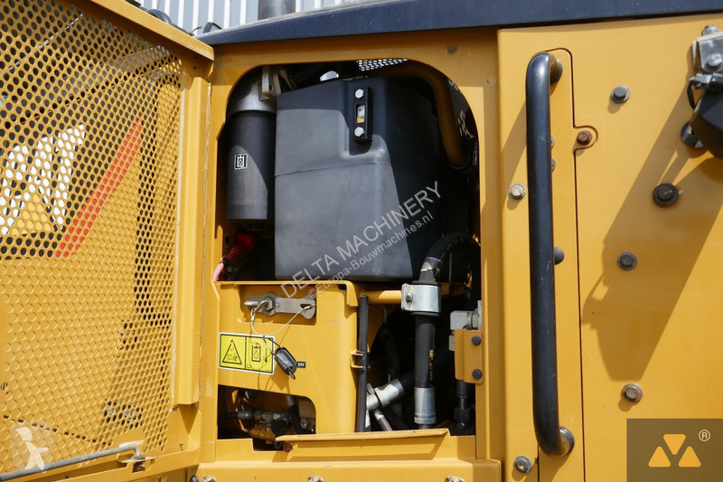 Grejder Caterpillar 140M
