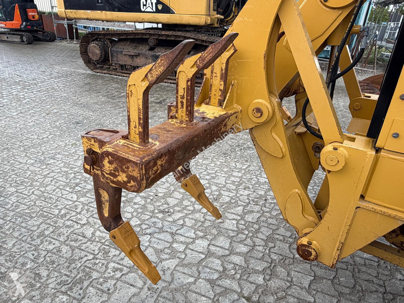 Niveladora Caterpillar 140K .