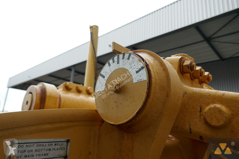Niveladora Caterpillar Ex-army