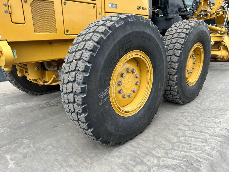 Grejder Caterpillar 140M2