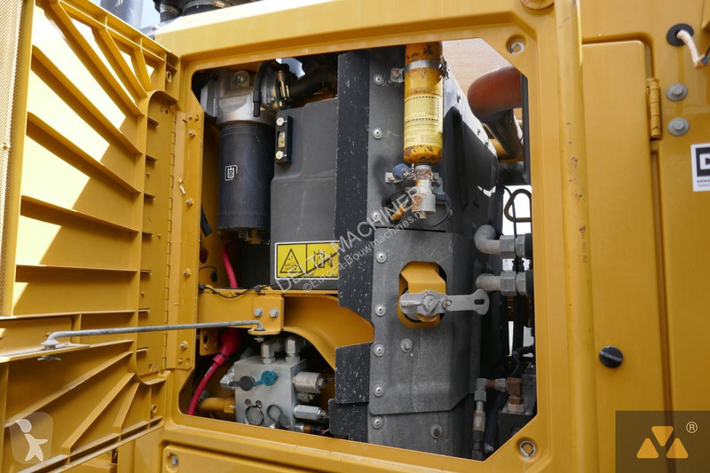 ممهدة طرق Caterpillar 2 AWD