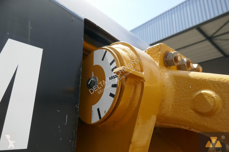Grejder Caterpillar 160M