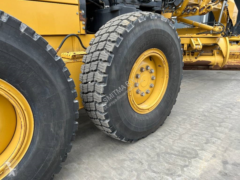 Grejder Caterpillar 140M2