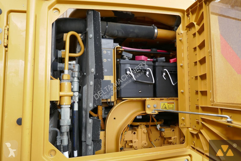 ممهدة طرق Caterpillar 2 AWD