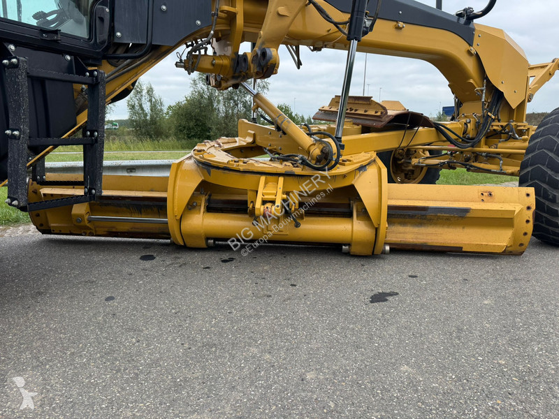 Grejder Caterpillar 140M