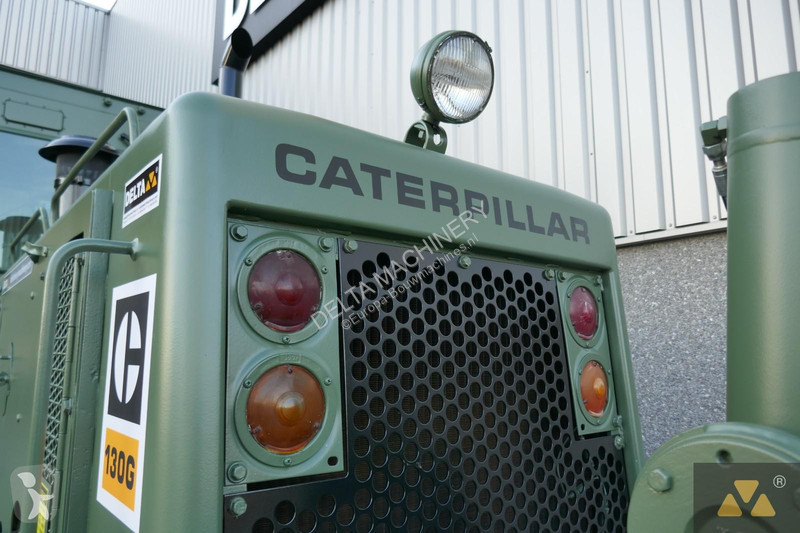 Grejder Caterpillar Ex-army