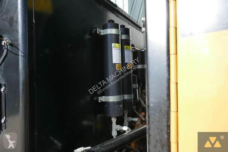 Grejder Caterpillar 160M