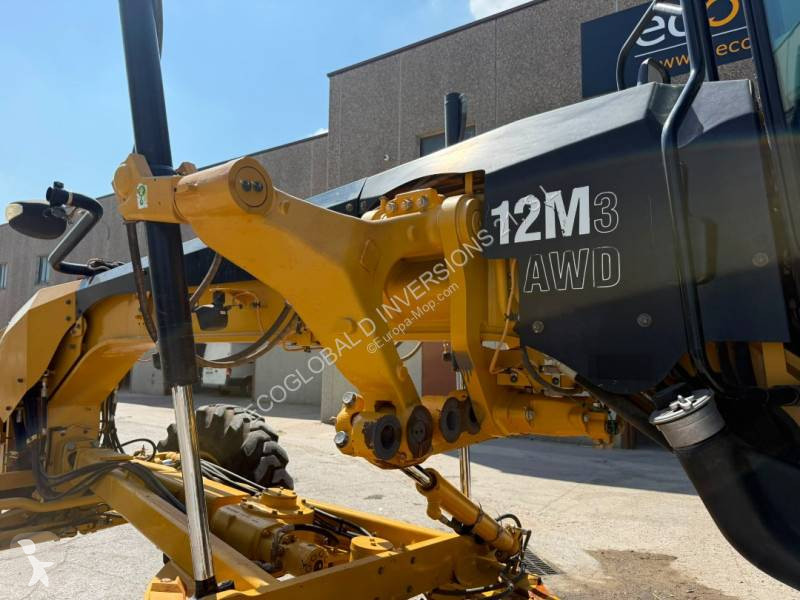 ممهدة طرق Caterpillar 12M3 AWD