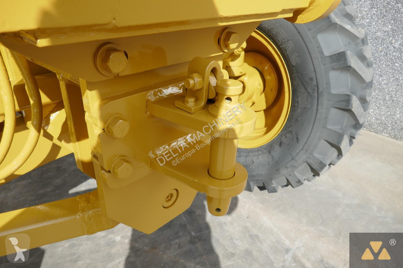 Grader Caterpillar Ex-army