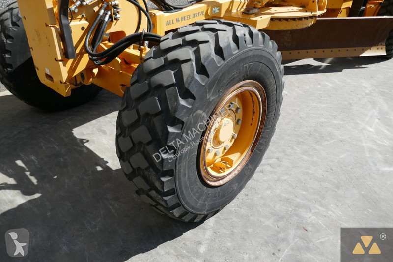 Grader Volvo AWD