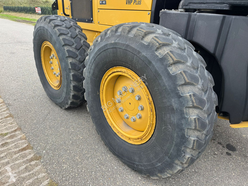 Grejder Caterpillar 140M