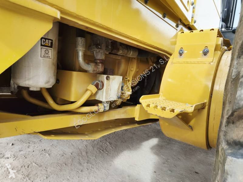 Grejder Caterpillar 140 AWD