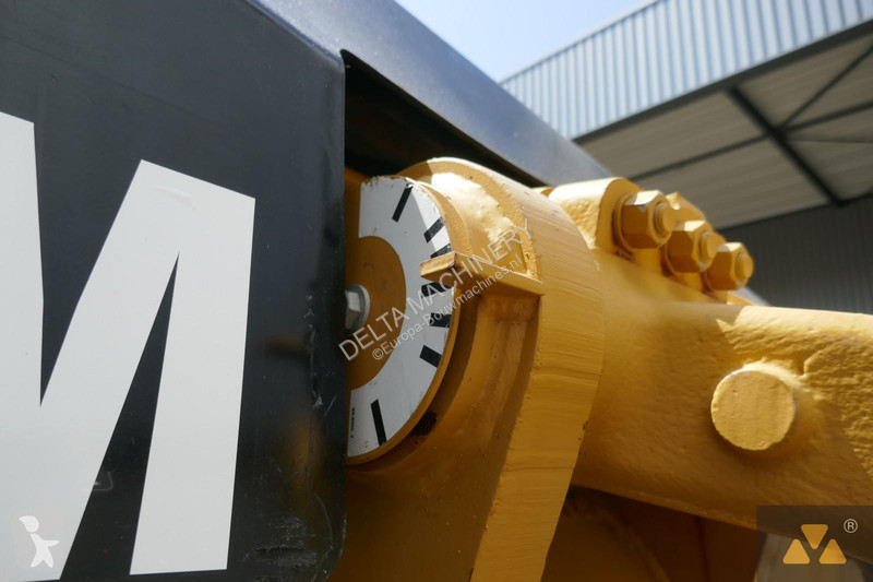 Grejder Caterpillar 140M