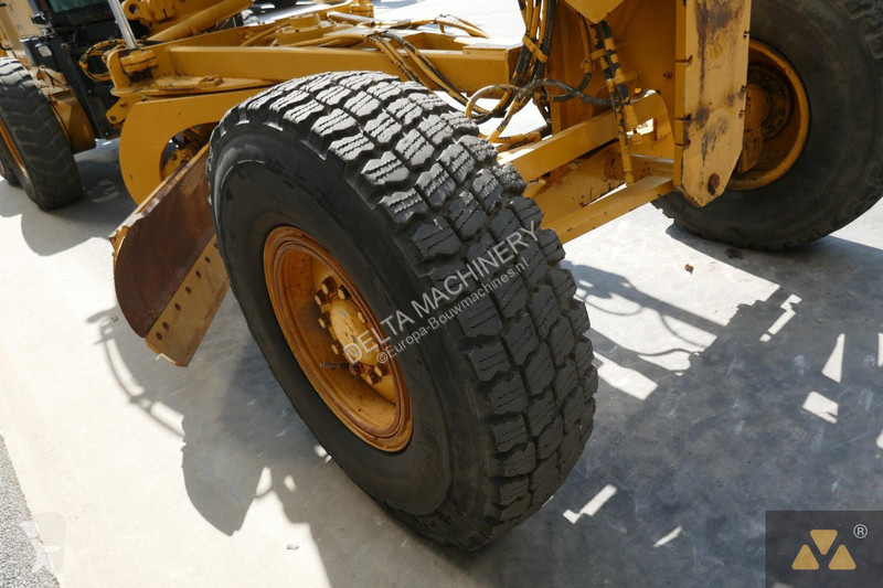 Grejder Caterpillar 140M