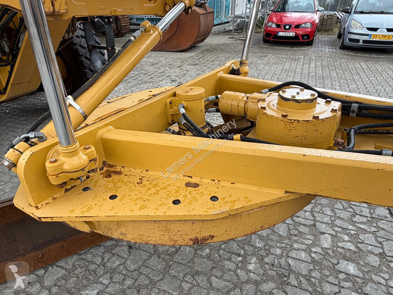 Niveladora Caterpillar 140K .