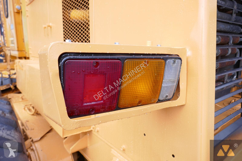 Grader Mitsubishi MG300