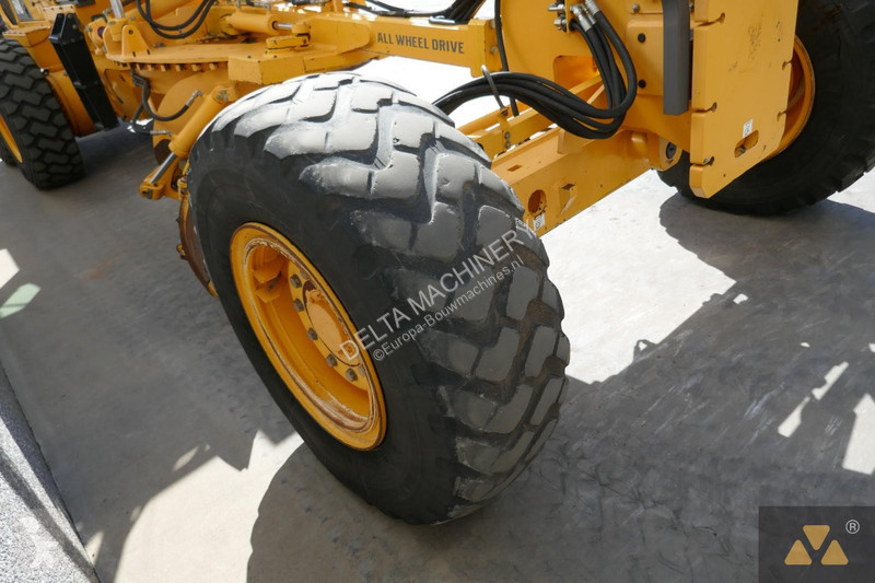 Grader Volvo AWD