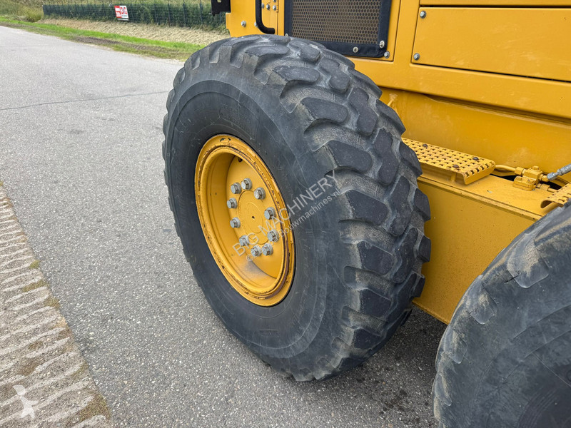 Grejder Caterpillar 140M