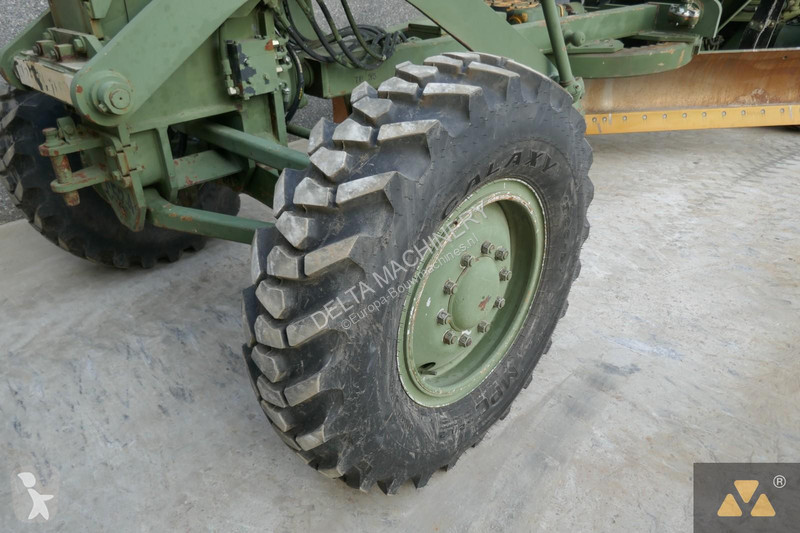 Niveladora Caterpillar Ex-army