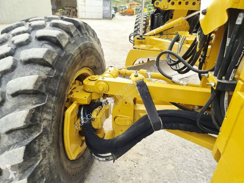 Grejder Caterpillar 140 AWD