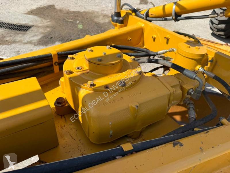 ممهدة طرق Caterpillar 12M3 AWD