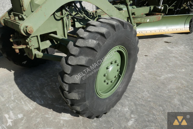 Грейдер Caterpillar Ex-army