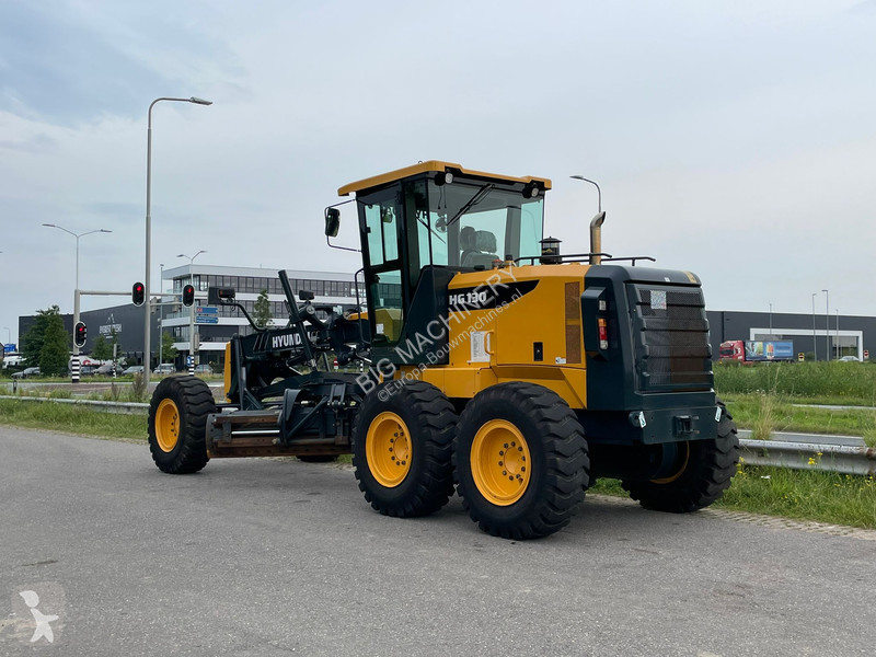 ممهدة طرق Hyundai HG130