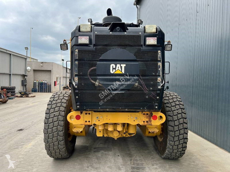 Grejder Caterpillar 140M2