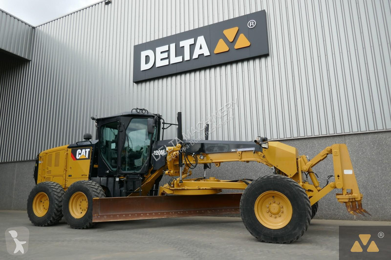 Niveladora Caterpillar 2