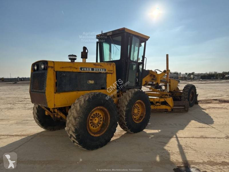 Niveladora John Deere