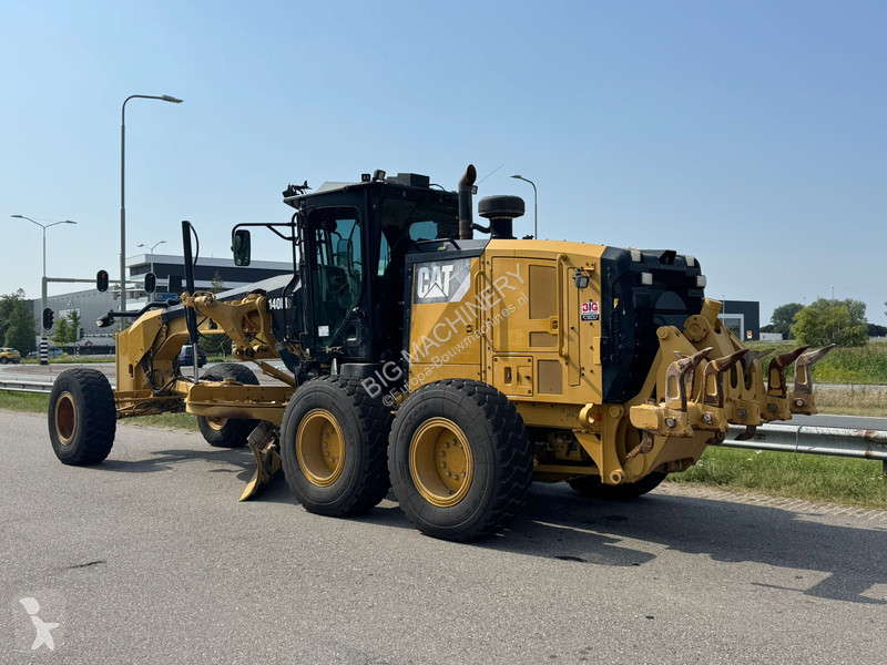 ممهدة طرق Caterpillar 3