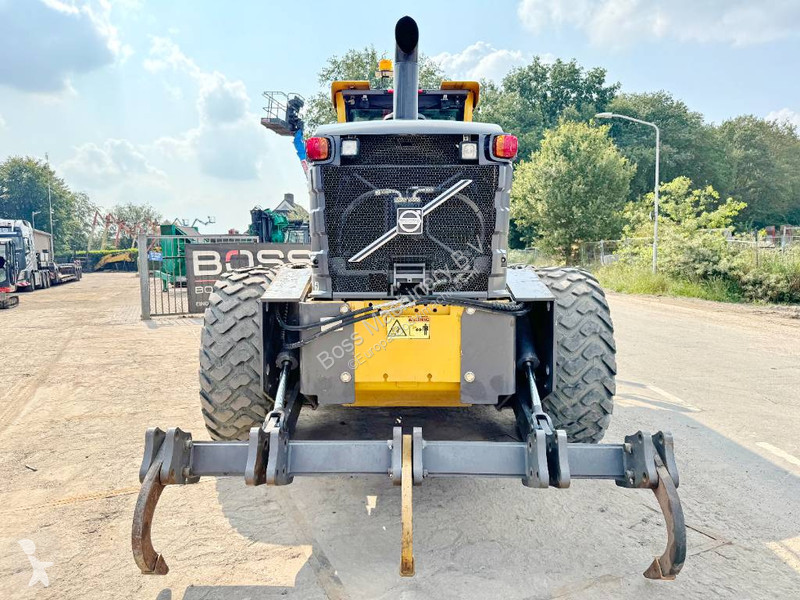 Grader Volvo - 3 Tine Ripper / EPA Certified