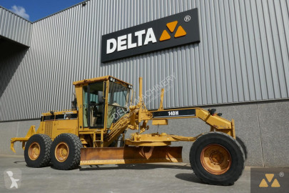 Niveladora Caterpillar