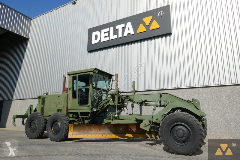 Grejder Caterpillar Ex-army