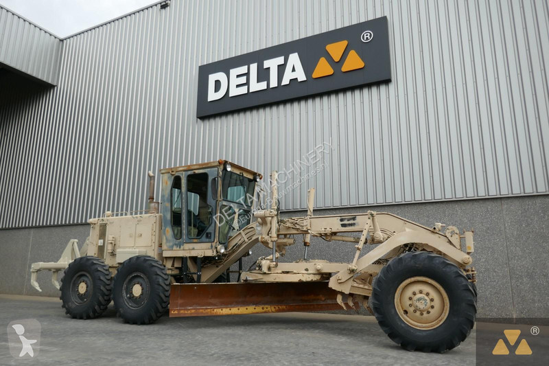 Grejder Caterpillar Ex-army