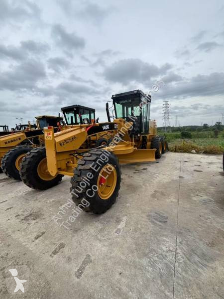 Grejder Caterpillar 140K
