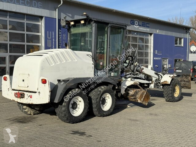 Niveladora New Holland F106.6A alrrad 6x6...