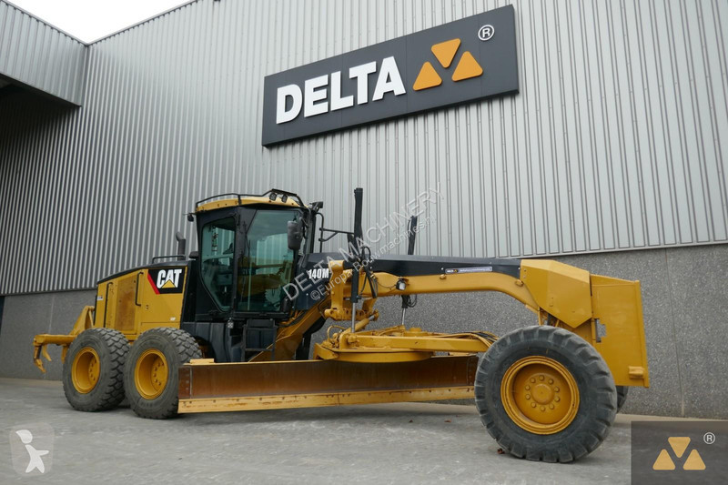 Grejder Caterpillar 140M