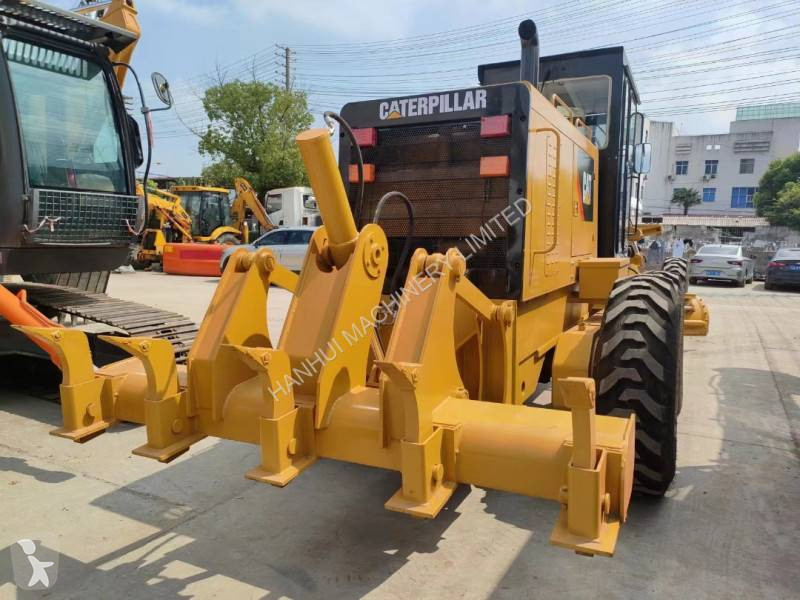 Grejder Caterpillar 140H