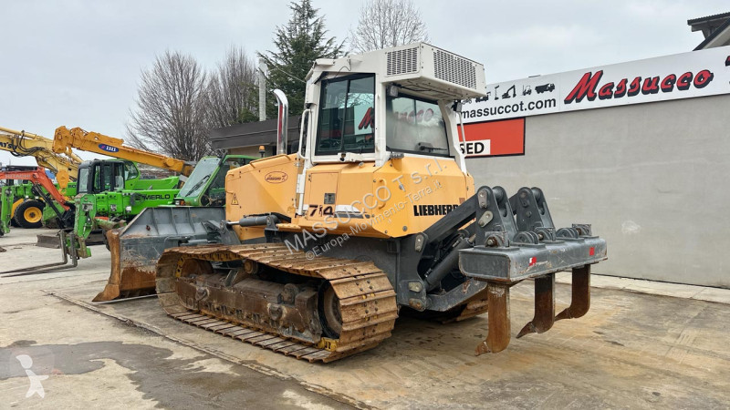 ممهدة طرق Liebherr PR 714